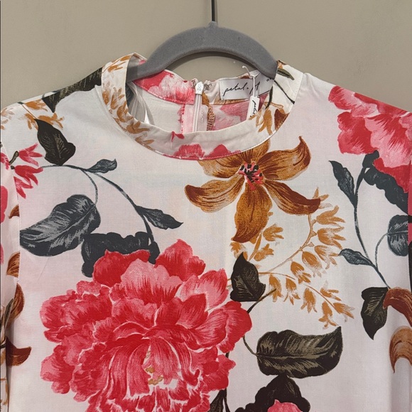 NWOT- Petal & Pup Peta Floral Print Tiered Dress, White, Medium - Picture 7 of 12